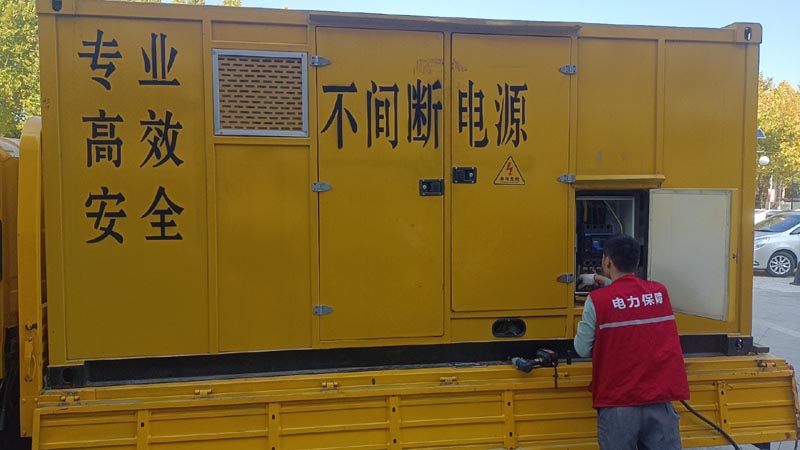 建瓯柴油发电机组和UPS电源配合使用时，如何避免切换过程中的电力中断？